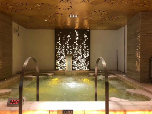 水疗按摩池